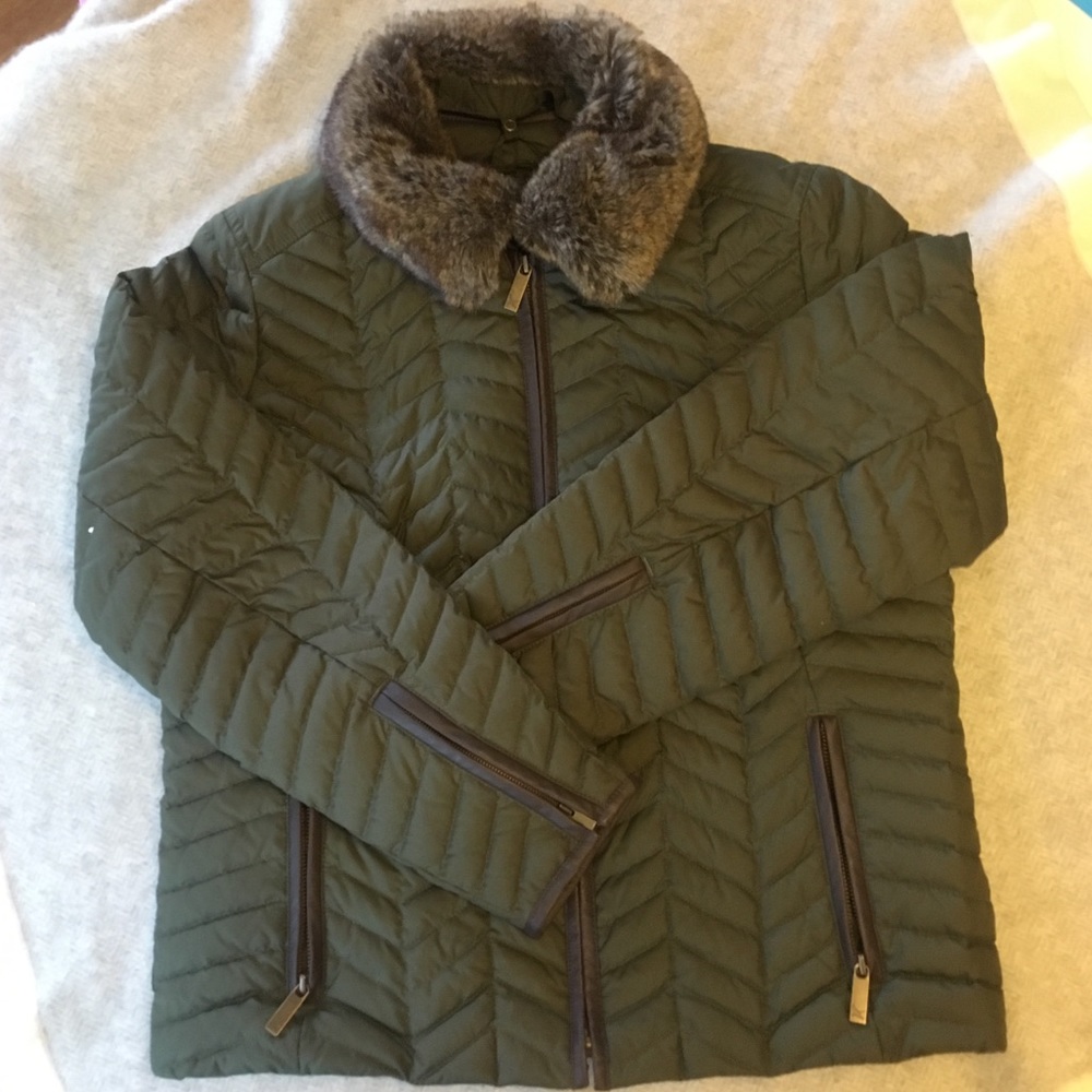 Eddie Bauer goose down jacket, detachable collar